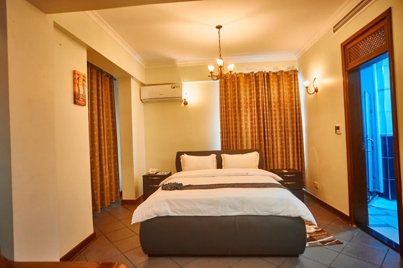 Hotel Seven Skies 5*