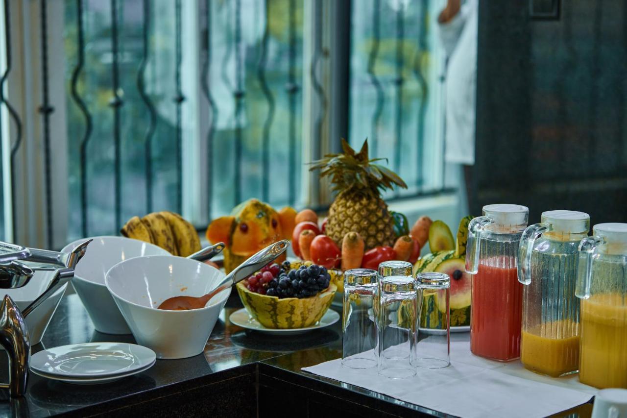 Hotel Seven Skies